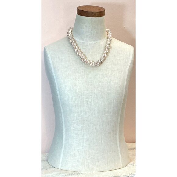 Vintage Double Strand Faux Pearl Necklace With Twisted Design and Silver Tone Cl - Picture 5 of 6